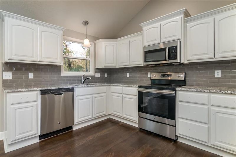 3204 NW 50th Ter, Riverside, MO 64150