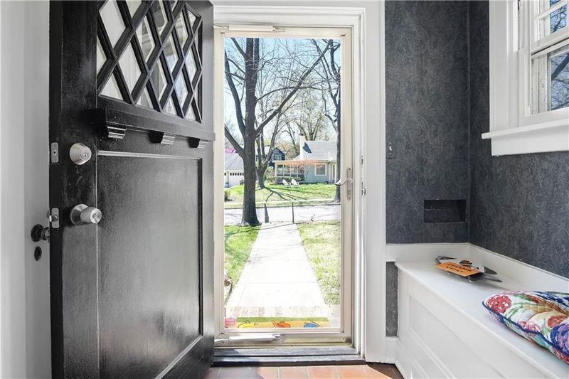 120 E 65th Ter, Kansas City, MO 64113