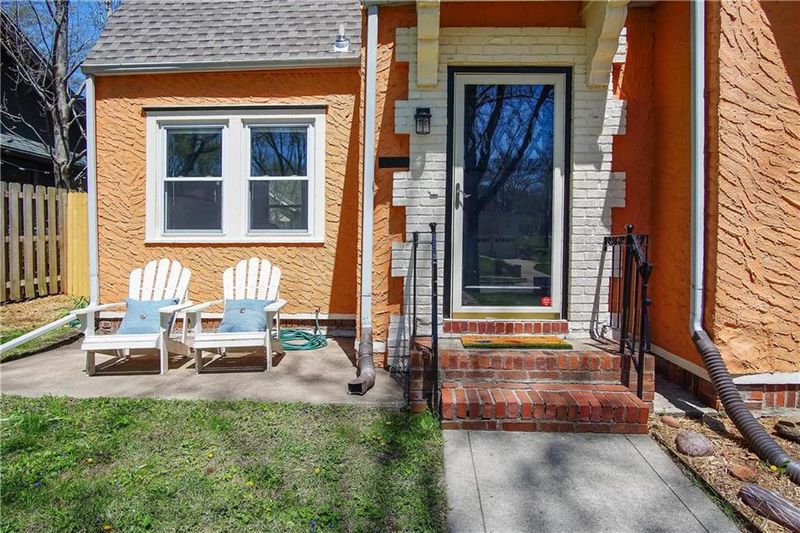 120 E 65th Ter, Kansas City, MO 64113