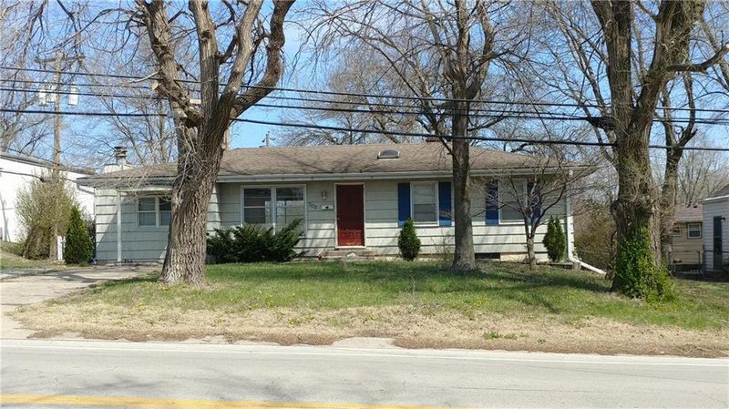 702 NW Obrien Rd, Lee's Summit, MO 64063