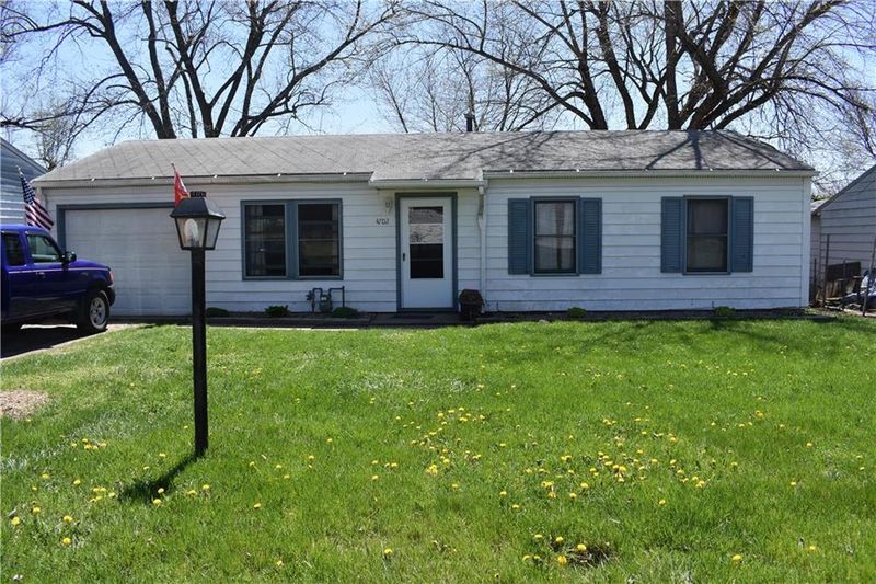 4702 Shawnee Rd, St Joseph, MO 64503
