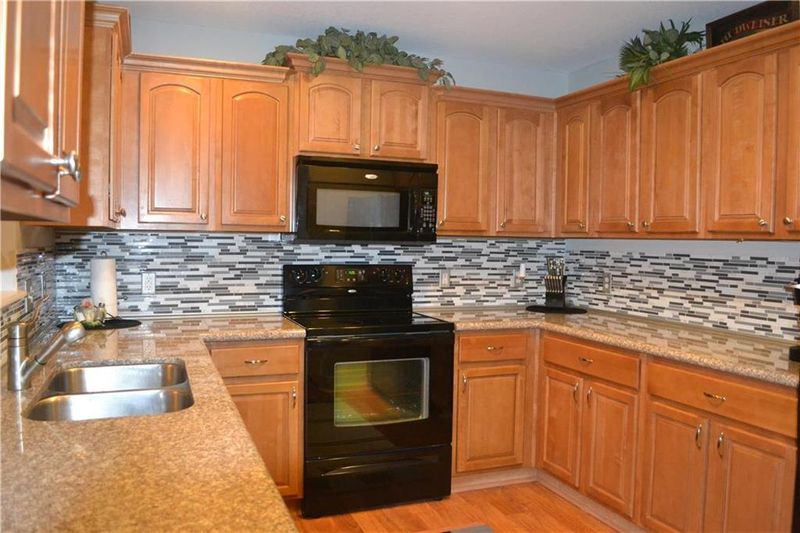 21143 Millridge St, Spring Hill, KS 66083