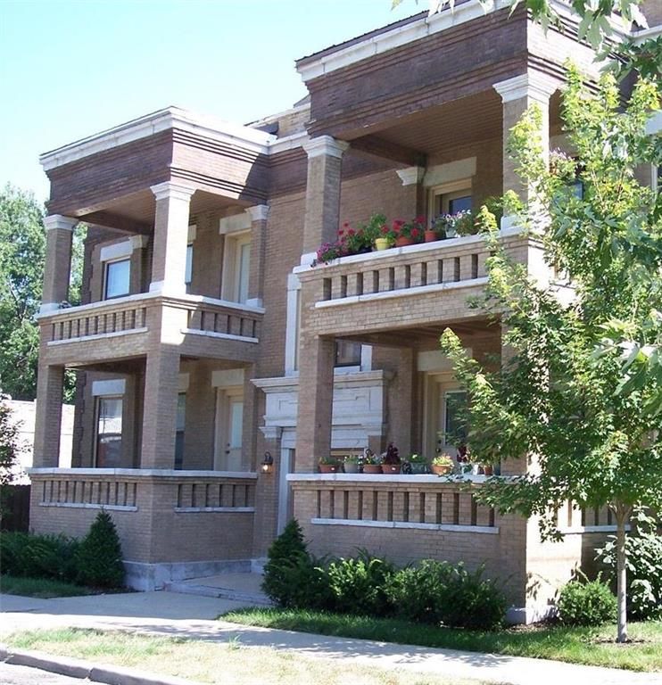 105 W 34 St, Kansas City, MO 64111