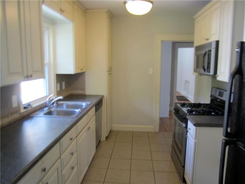 5608 Harrison St, Kansas City, MO 64110