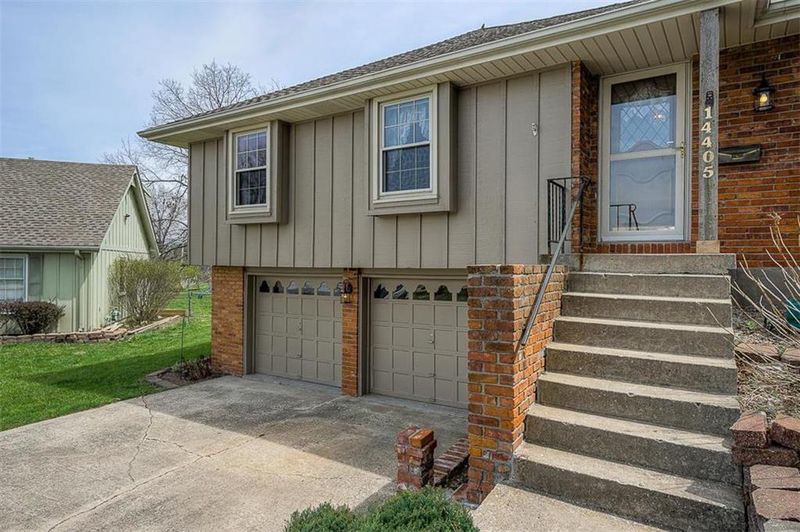 14405 E 32nd St, Independence, MO 64055