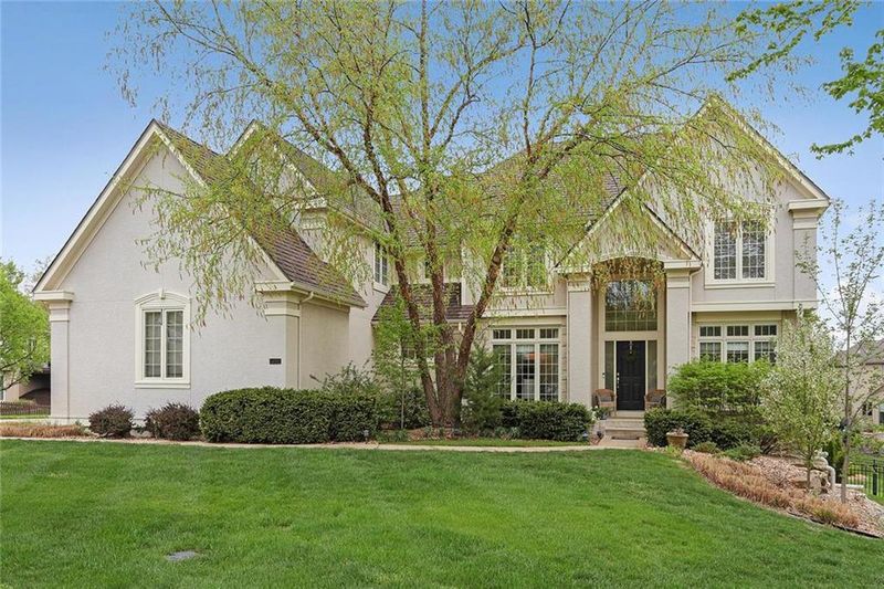 14002 Cody St, Overland Park, KS 66221