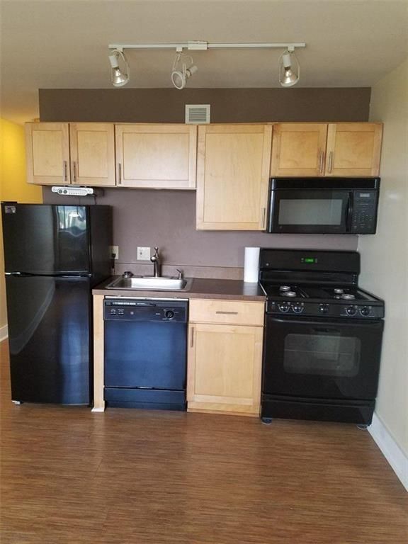600 E 8th St #11F, Kansas City, MO 64106