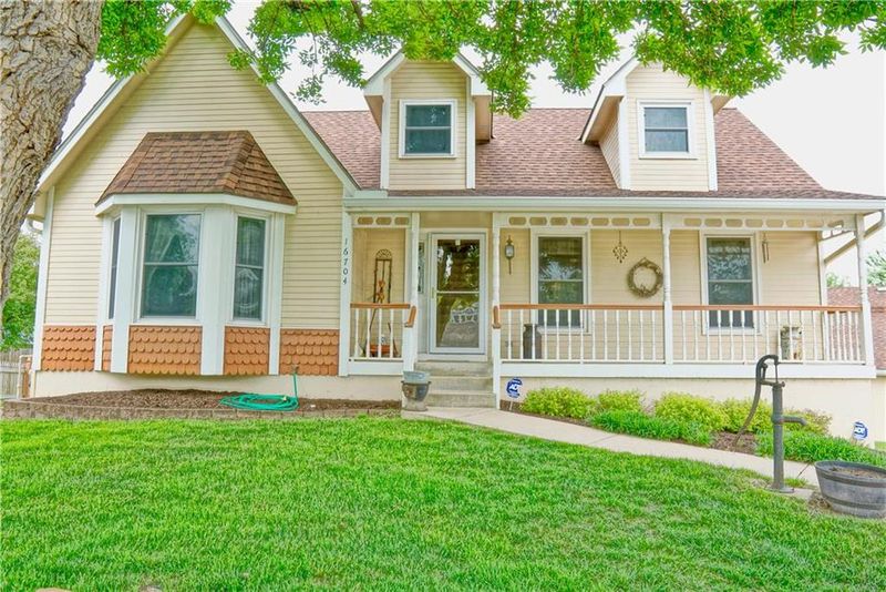 16704 E 51st Ter, Independence, MO 64055