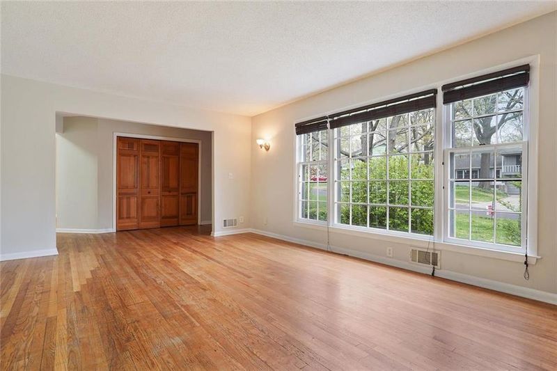 8510 Lamar Ave, Overland Park, KS 66207