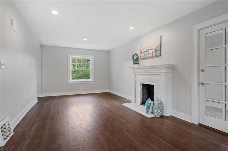 7441 Summit Ave, Kansas City, MO 64114
