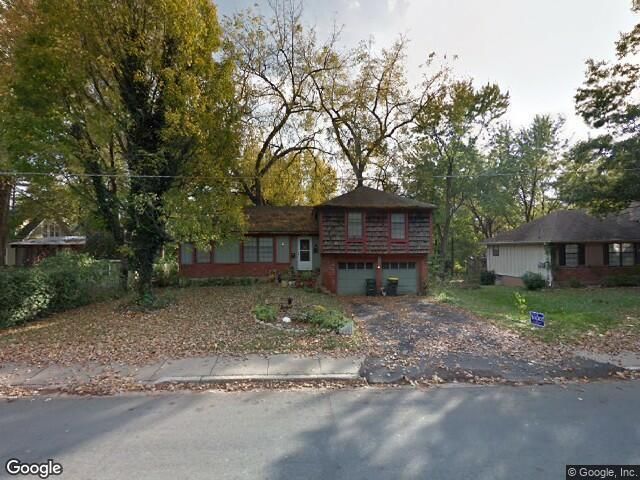 7911 W 79th St, Overland Park, KS 66204