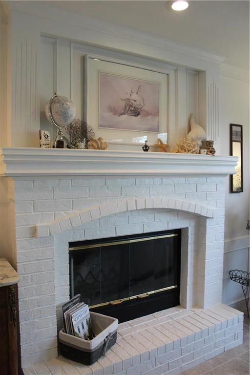 120 SE Carolina Dr, Lee's Summit, MO 64063