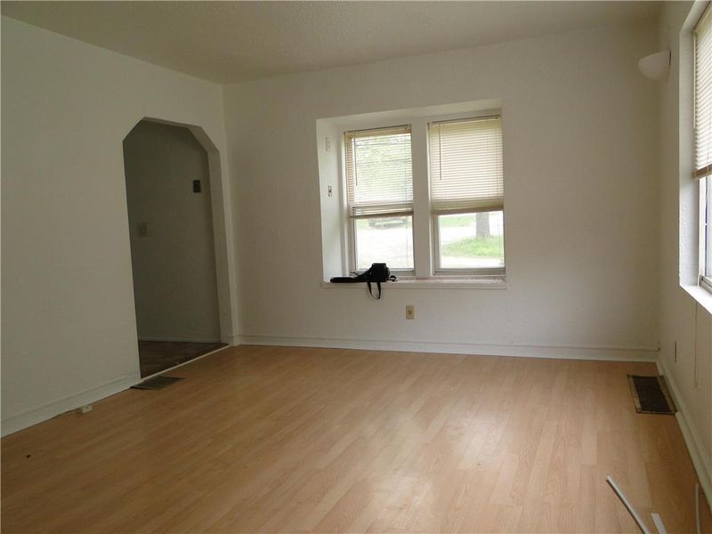 5311 Rinker Rd, Kansas City, MO 64129