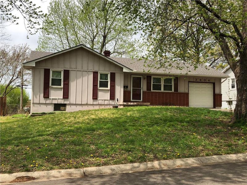 3604 Randall Dr, Independence, MO 64055