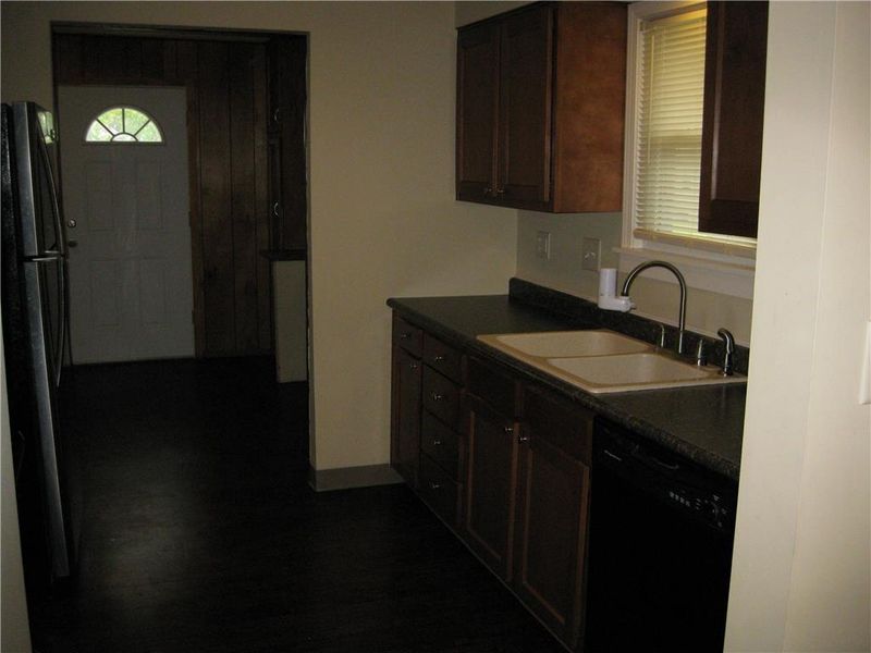 1021 E 22nd Ave, Kansas City, MO 64116