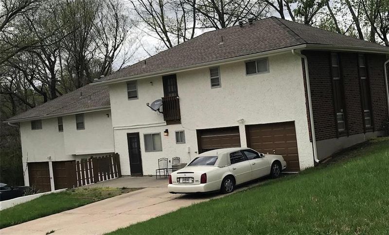 7627-2 E Bannister Rd, Kansas City, MO 64134