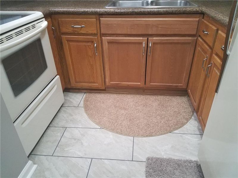 8133 Holmes Rd #302, Kansas City, MO 64131