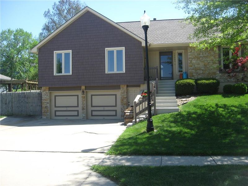 12005 E 78th St, Kansas City, MO 64138