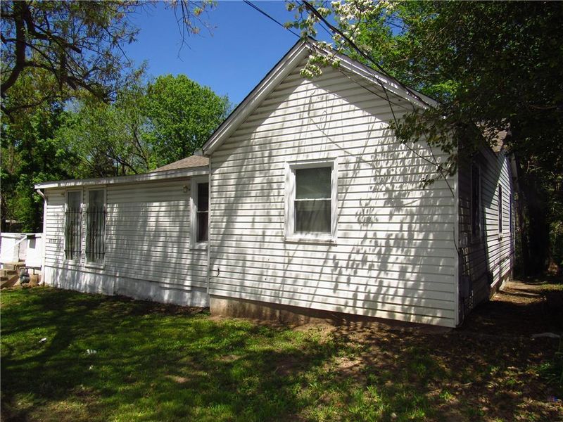 4100 E 59 St, Kansas City, MO 64130