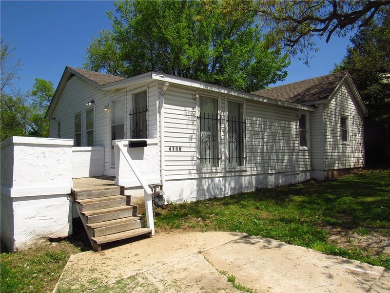 4100 E 59 St, Kansas City, MO 64130