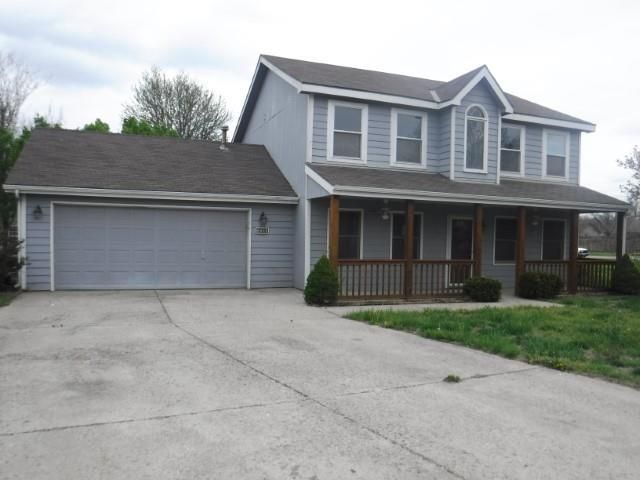 2802 Winterbrook Cir, Lawrence, KS 66047