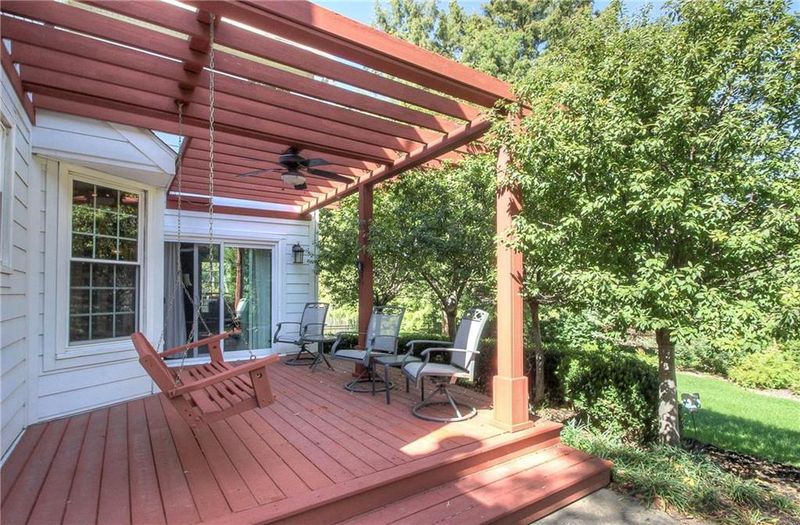 2700 W 120th Ter, Leawood, KS 66209