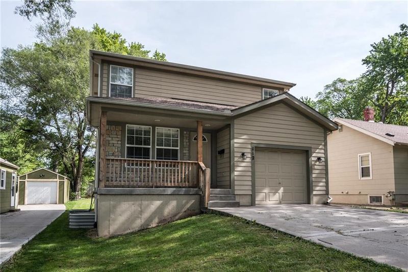 112 W 79 St, Kansas City, MO 64114