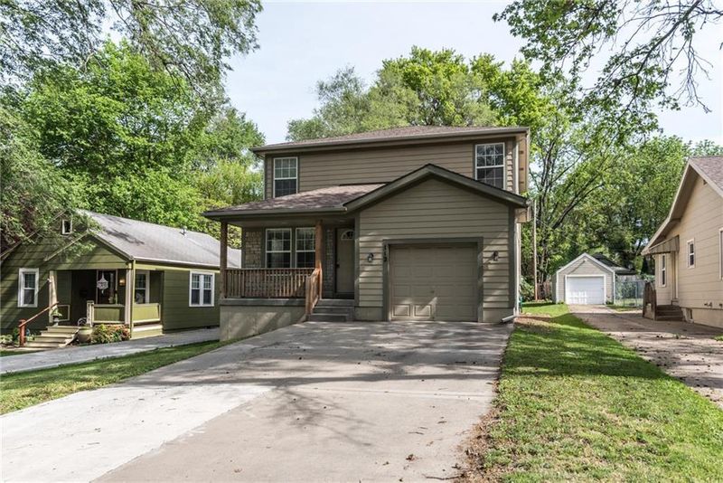 112 W 79 St, Kansas City, MO 64114