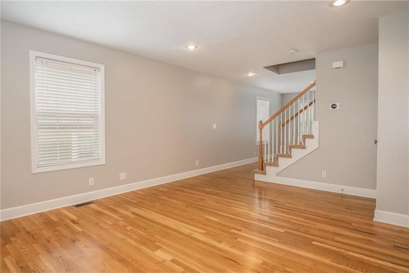 112 W 79 St, Kansas City, MO 64114