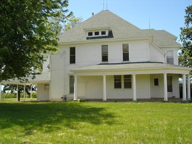 1502 State Rt T, Savannah, MO 64485