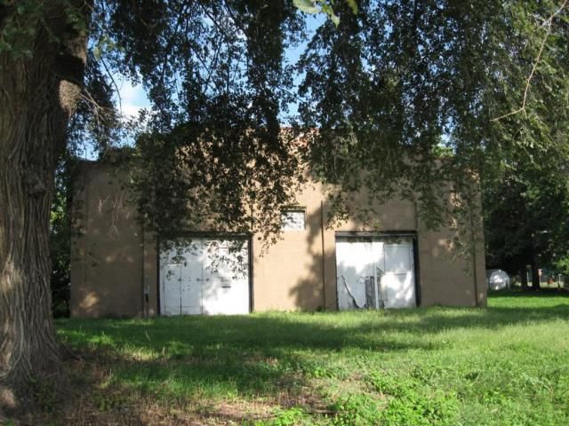 1713 S 9th St, St Joseph, MO 64503