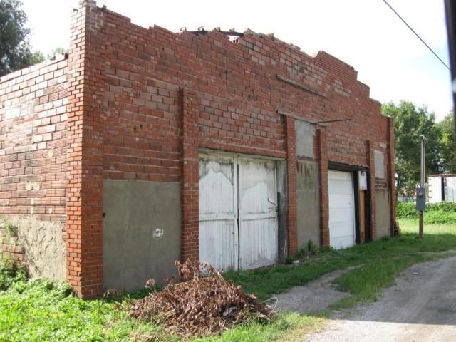 1713 S 9th St, St Joseph, MO 64503