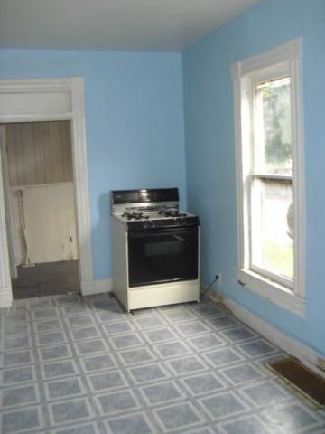 5302 Pryor Ave, St Joseph, MO 64504