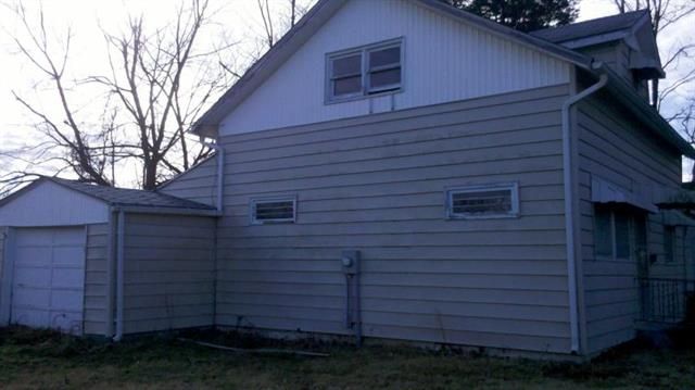109 N 8 St, Savannah, MO 64485