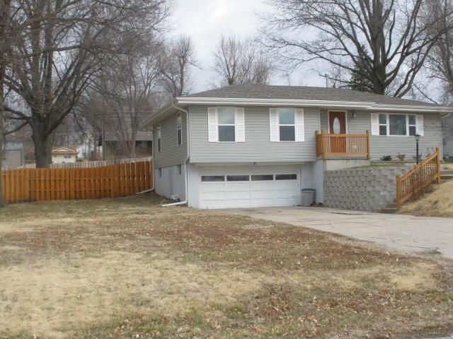 1203 W Benton, Savannah, MO 64485