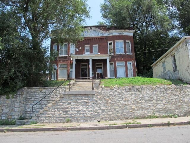 217-21 N 13 St, St Joseph, MO 64501