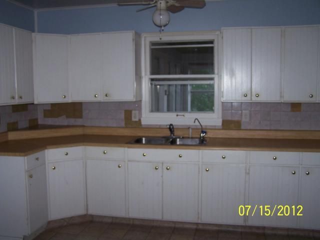 1102 N 22 St, St Joseph, MO 64506