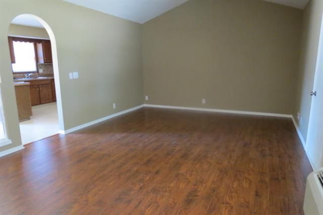 1806 Buckingham, St Joseph, MO 64506