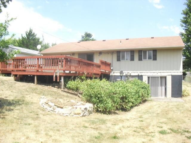 5302 Redwood Ln, St Joseph, MO 64503
