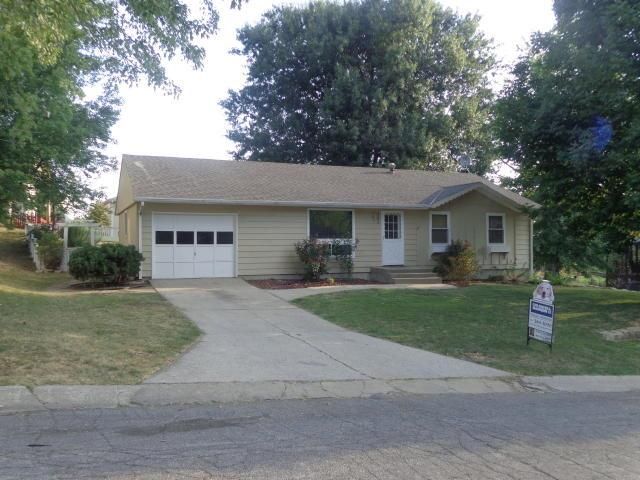 4803 Juniper Ln, St Joseph, MO 64504