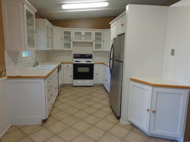 4803 Juniper Ln, St Joseph, MO 64504