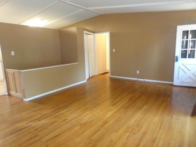 4803 Juniper Ln, St Joseph, MO 64504