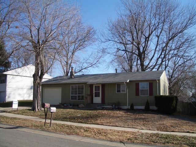 2605 Cardinal Ln, St Joseph, MO 64503