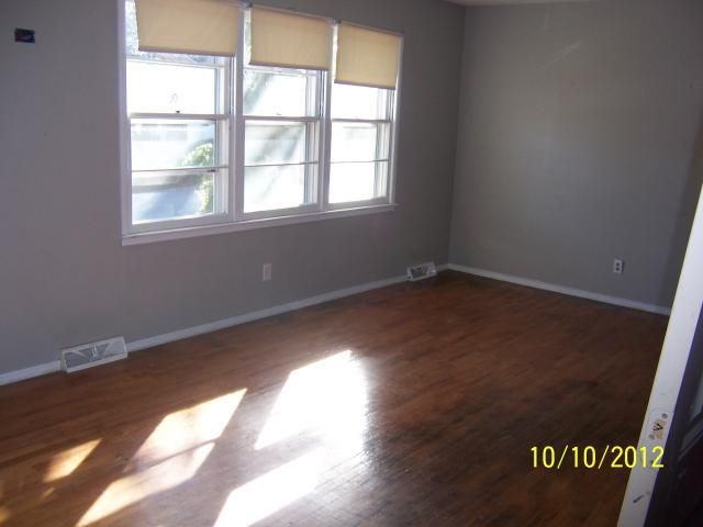 3225 Jennifer Ln, St Joseph, MO 64506