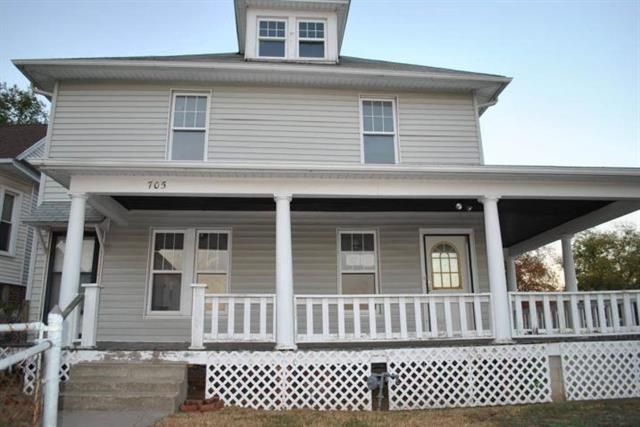 705 Mcdonald St, St Joseph, MO 64505