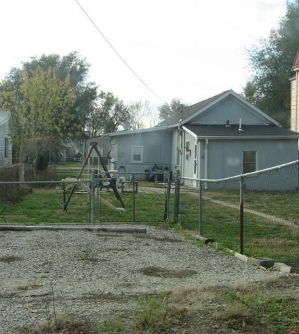 2335 S 10th St, St Joseph, MO 64503
