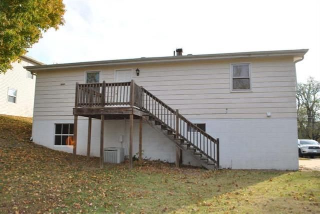 5402 S 9th St, St Joseph, MO 64504