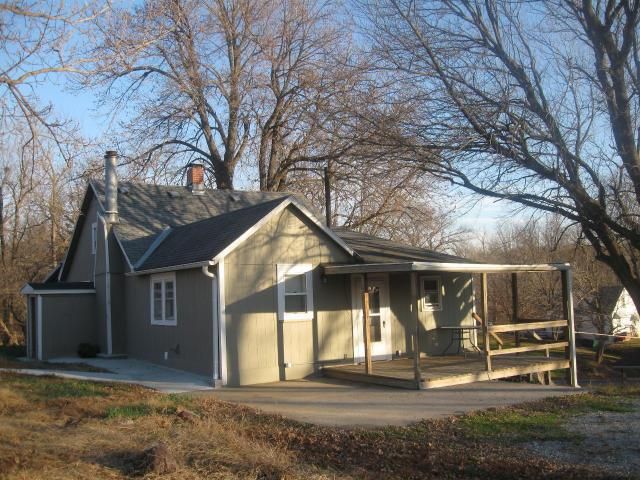 3412 N 3rd St, St Joseph, MO 64505