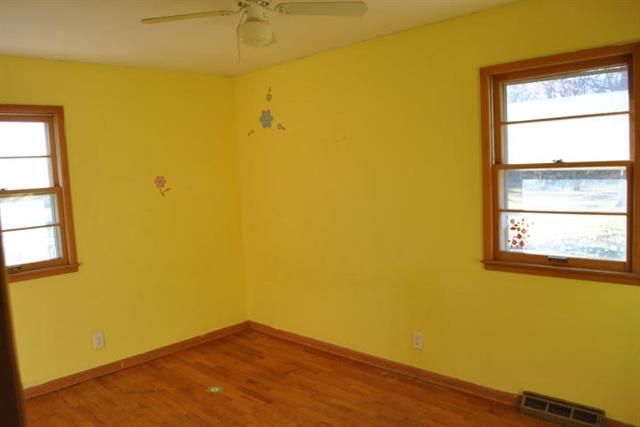 5302 Miller Rd, St Joseph, MO 64505