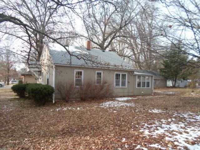 3115 Pickett Rd, St Joseph, MO 64503